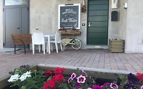 Bed & Breakfast Indi Thelar